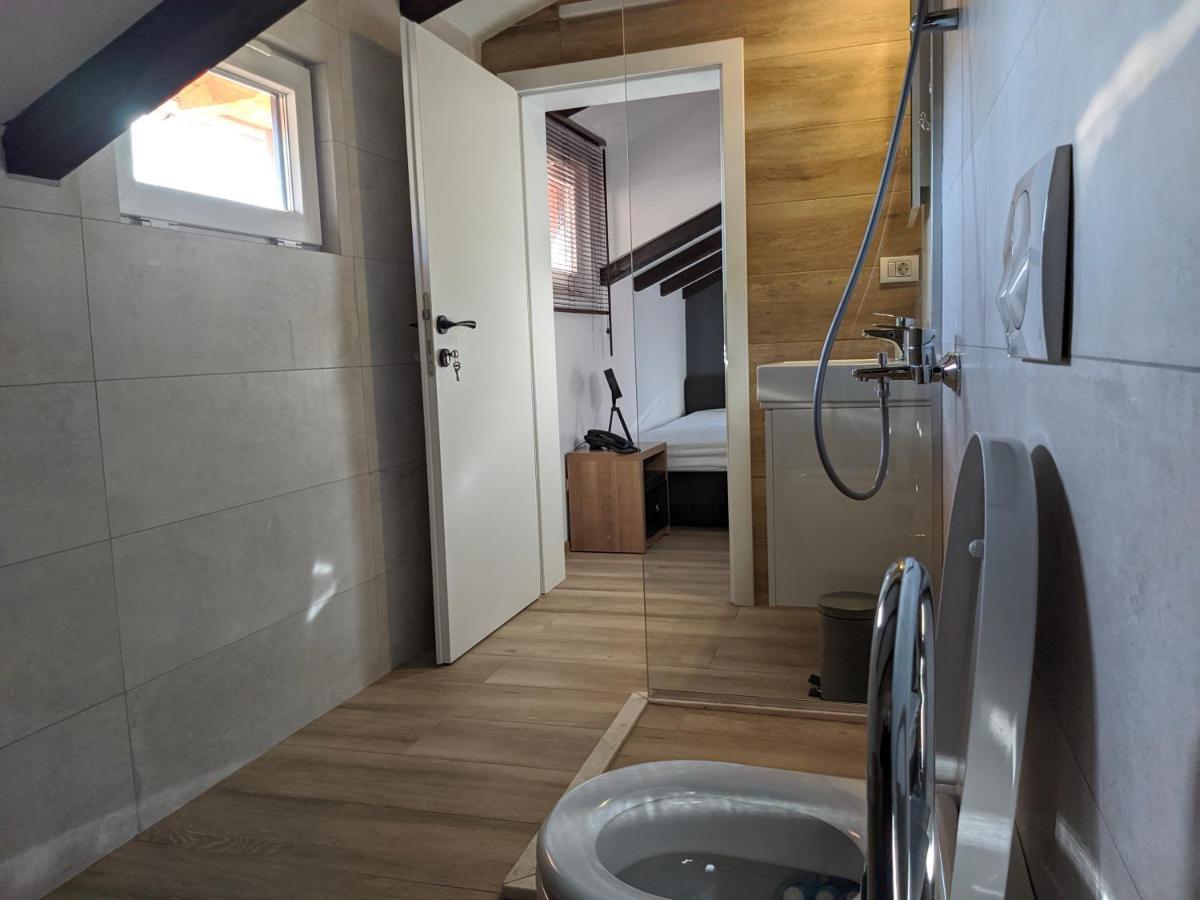 L'Hotelpz Призрен Экстерьер фото